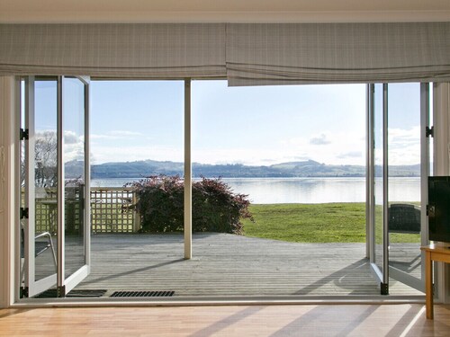 Lakeside Vistas Magic - Rainbow Point Home