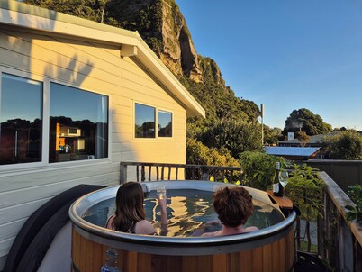 Nikauscapes - Hot tub in Punakaiki Village