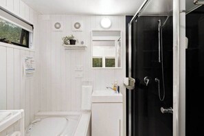 Shower, towels, shampoo