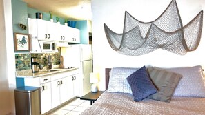 Iron/ironing board, free WiFi, bed sheets, wheelchair access - Penthouse Studio w Sweeping Ocean Views; On Daytona Beach. Great Food Nearby (Daytona Beach)