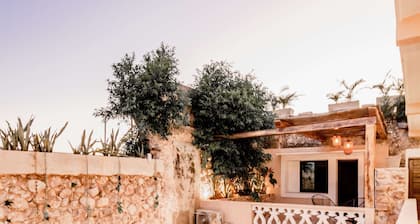 Hotel Colonial Zaci by GuruHotel