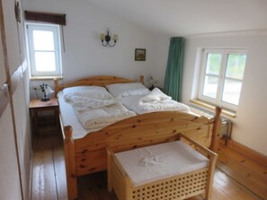 2 Schlafzimmer, Reisekinderbett, WLAN