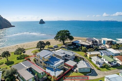 Absolute Beachfront Holiday Home!