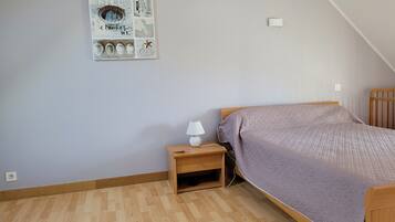 4 slaapkamers, een strijkplank/strijkijzer, gratis wifi