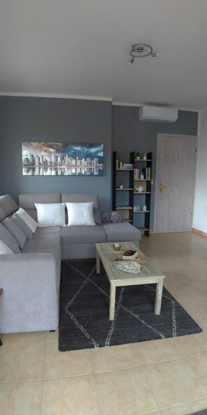 TV, stereo - Relais La Terrazza, villa in the center of the village (Palmadula, Sardegna)