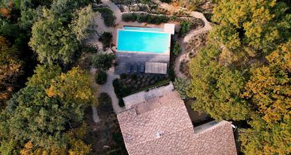 Farmhouse for 6 people with heated swimming pool, jacuzzi, sauna south of France