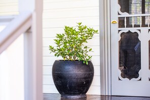 Interior - Provincial luxury in your own private, family and pet-friendly home (Narrandera)