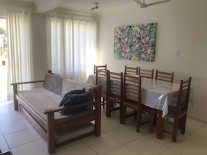 Casa família | Opções para refeição no quarto