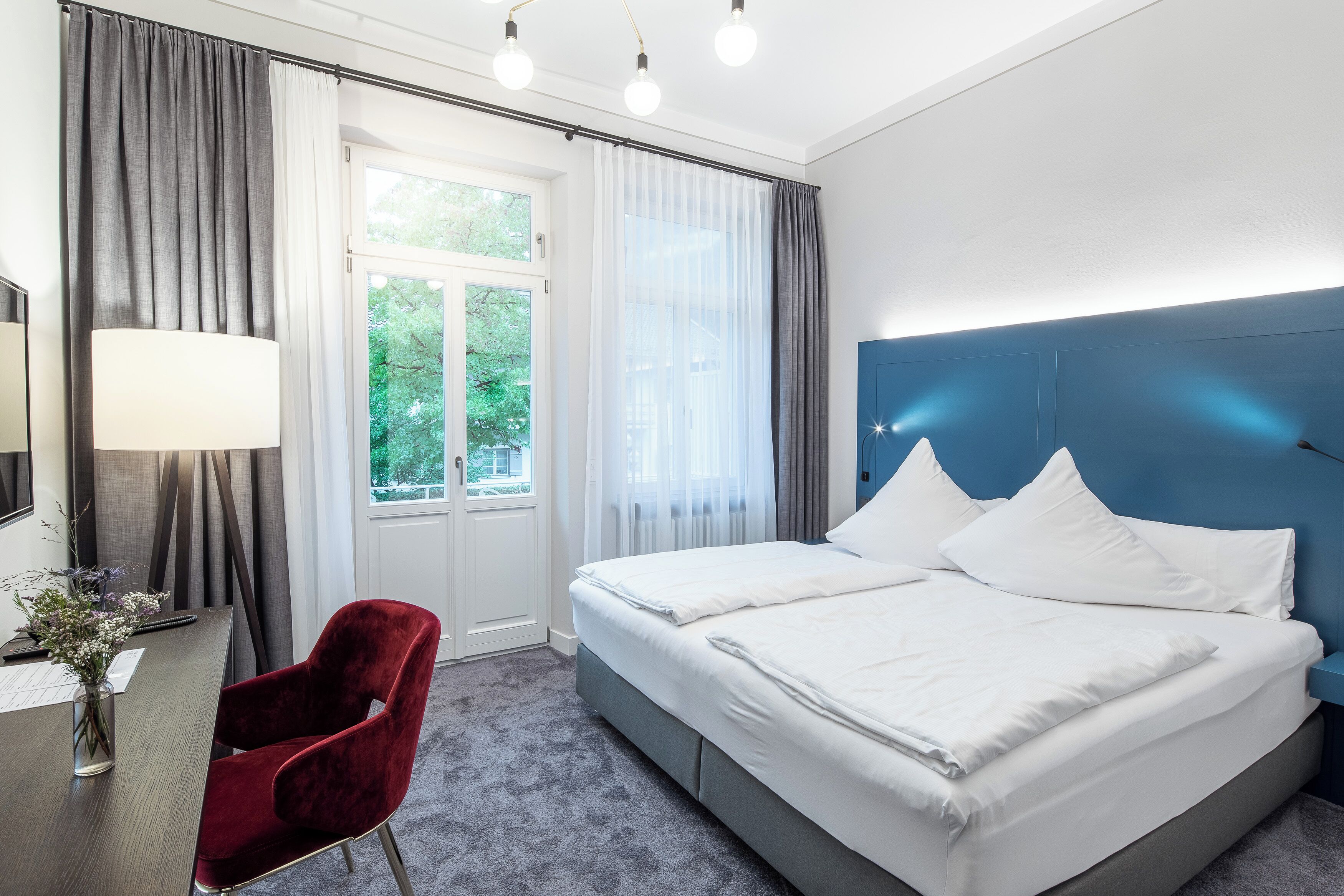 Phòng đôi Superior, 1 giường cỡ king, ban công, quang cảnh núi | Bộ đồ giường cao cấp, minibar với thức uống miễn phí 