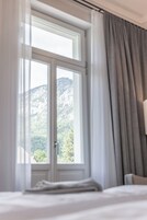 Ropa de cama de alta calidad y minibar con artículos gratuitos
