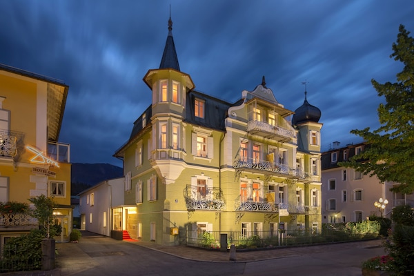 Façade de l’hébergement - soirée/nuit