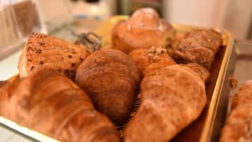 Desayuno de cocina local incluido todos los días