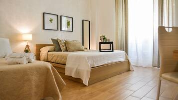 Doppia Superior | Una scrivania, Wi-Fi gratuito, lenzuola