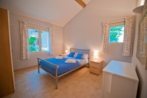 7 soverom, strykejern/-brett og sengetøy