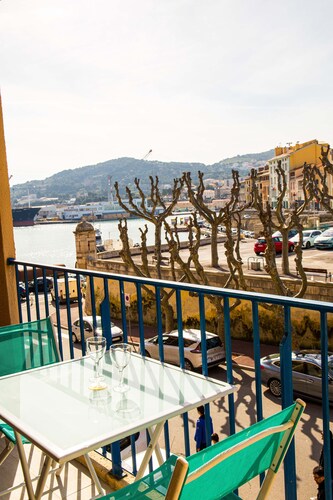 Charmante Wohnung komplett renoviert