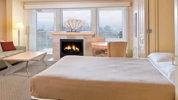 2 bedrooms, in-room safe, iron/ironing board, WiFi