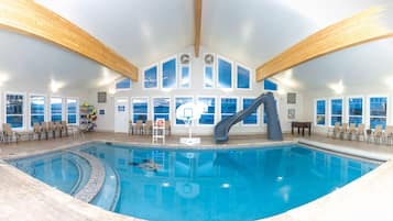 Piscina coperta, una piscina riscaldata