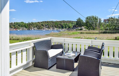 Nice home in Vesterøy with WiFi