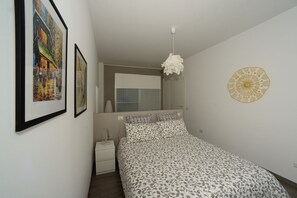 1 bedroom, iron/ironing board, WiFi, bed sheets - Casa Luisa: Lake & Mountain (Bellano)