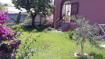 Deluxe-Doppelzimmer (Shower) | Blick auf den Garten