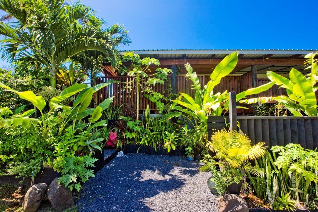 ا لمنطقة المحيطة بالمنشأة