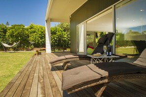 Terrace/patio - Paradise at Pauanui - Pauanui Holiday Home (Pauanui)