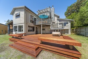 Outdoor dining - Choice Wharewaka - Taupo Holiday Home (Wharewaka)