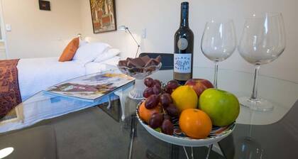 Thistle Do Retreat | Easy Walk to the Lake