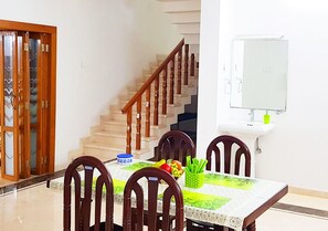 Dining - Calm & Well Attractive Homes Stay Madurai (Madurai)
