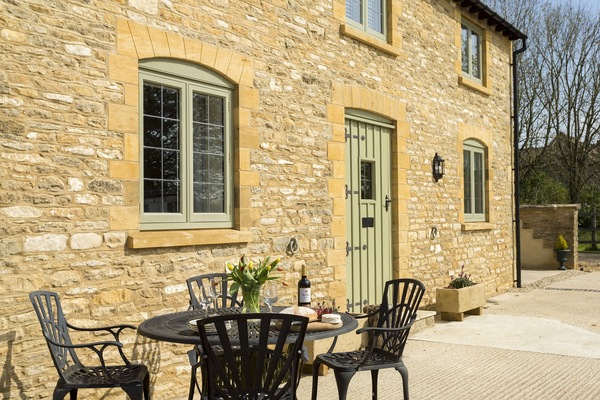 Alfresco dining in the courtyard