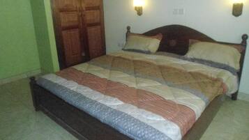 1 bedroom, in-room safe, free WiFi, bed sheets