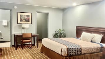 Room, 1 King Bed, Non Smoking | Iron/ironing board, free WiFi, bed sheets