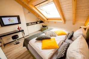 1 Schlafzimmer, Schreibtisch, Reisekinderbett, kostenloses WLAN