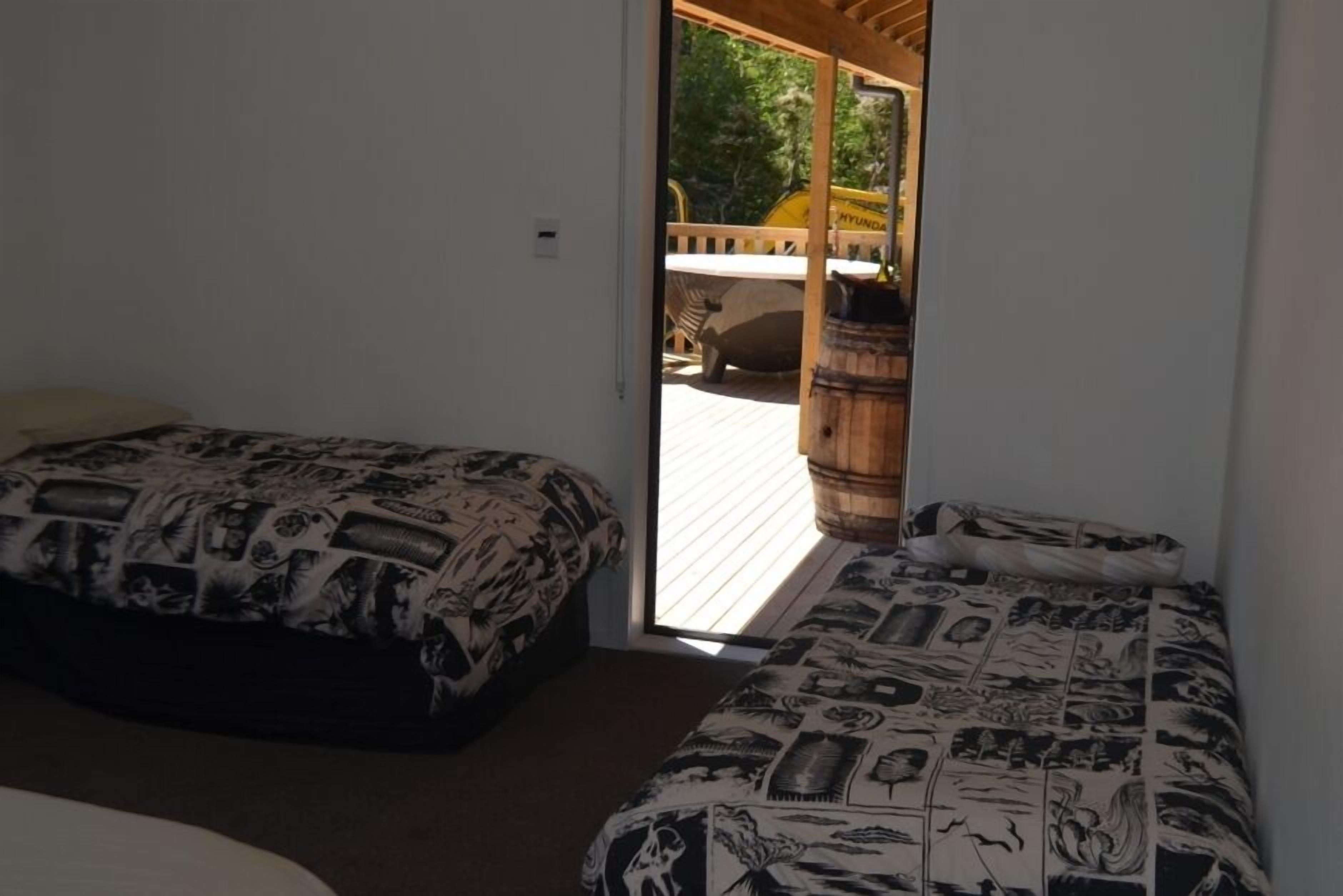 2 室のベッドルーム、旅行用ベビーベッド、WiFi (無料)、ベッドシーツ