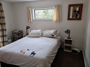 2 slaapkamers, reisbedje, gratis wifi, beddengoed