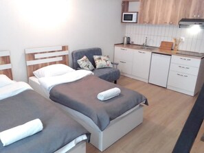 Duplex Comfort - utsikt mot bergen | Bäddmadrasser, mörkläggningsgardiner och ljudisolering
