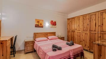 2 quartos, ferros/tábuas de passar roupa, Wi-Fi de cortesia