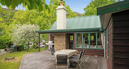 Tranquil Tipperary - Arrowtown Holiday Home