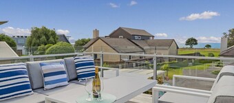 Coastal Pearl - Matarangi Holiday Home