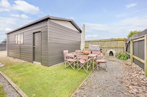 Unclassified image, 5 of 15, button - Ezy Walk - Blenheim Holiday Home (Blenheim)