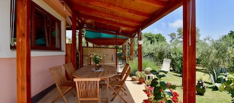 Relaxing holiday house with terrace sea view