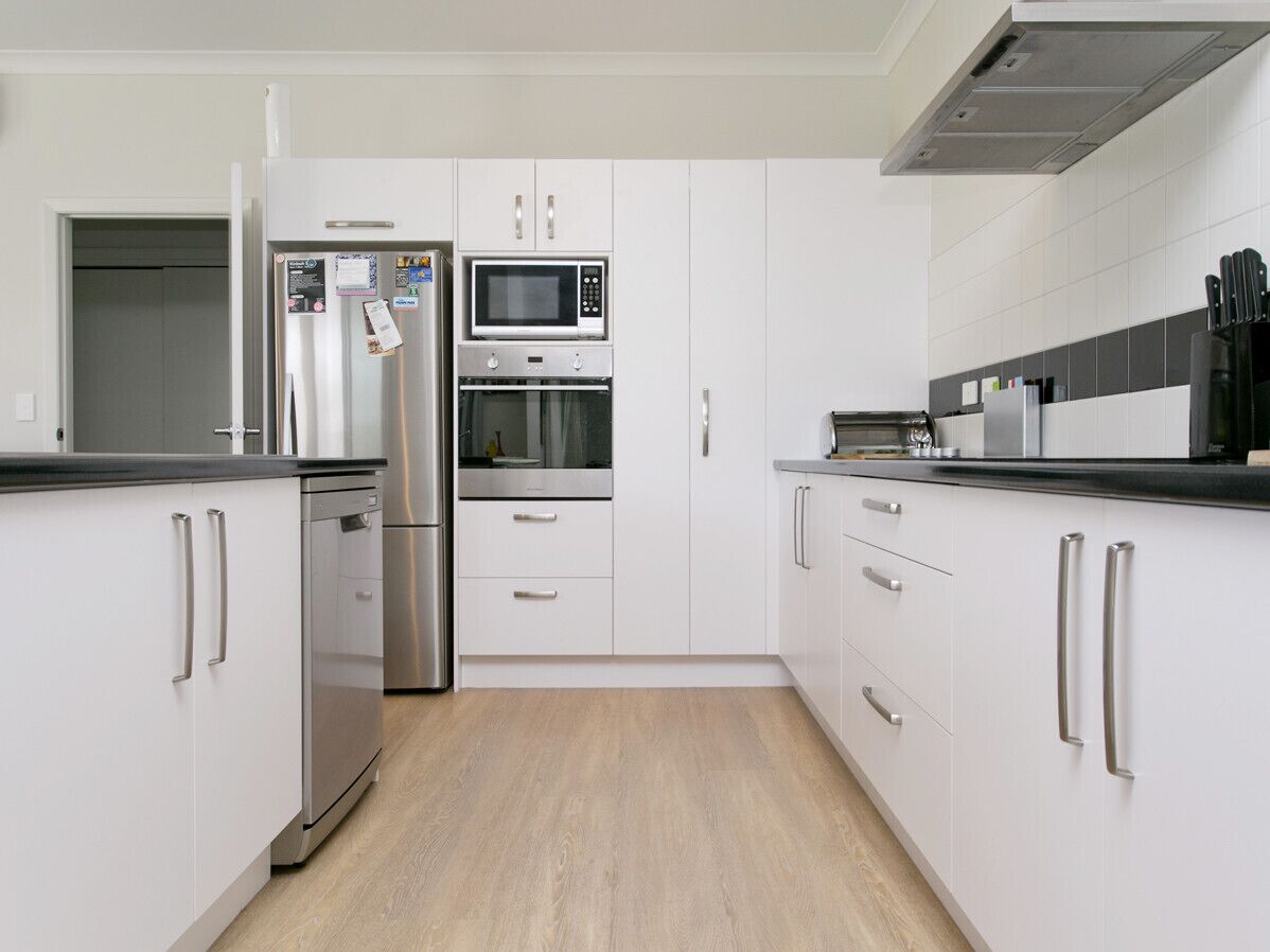 Réfrigérateur, micro-ondes, four, lave-vaisselle