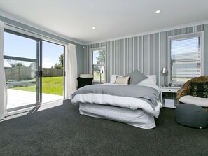 4 bedrooms, iron/ironing board, WiFi - Casa Bella - Kinloch Holiday Home (Kinloch)