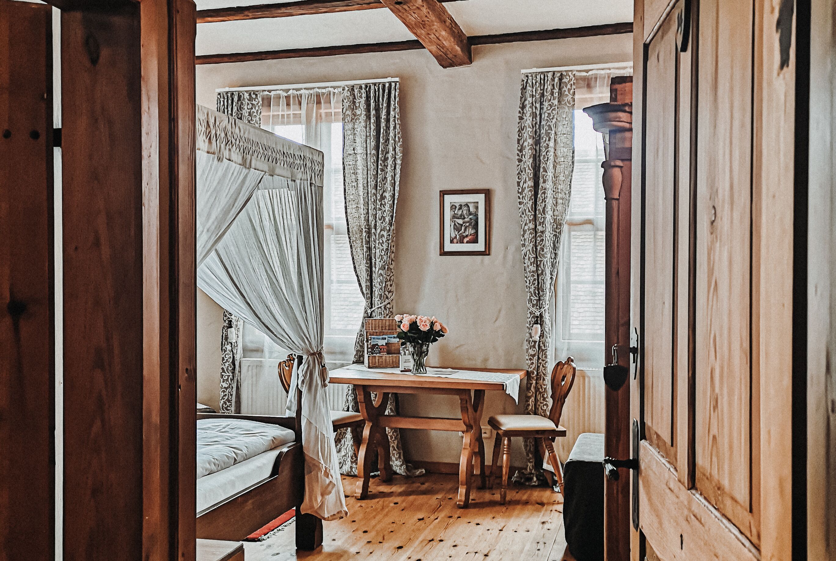 Individual rooms in the historic ambience of the Positz manor