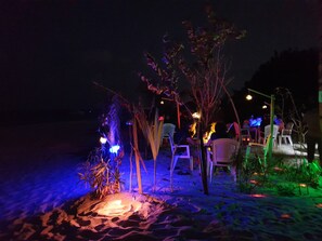 Arena blanca, toallas de playa