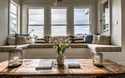 Circular Bay Cottage with private beach