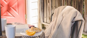 Twinleaf Honeymoon Cottage at Autumn Ridge