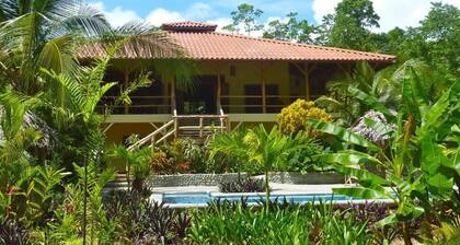 Oceanfront Bluff Beach Retreat - Spectacular 65 Ft Swimming Pool