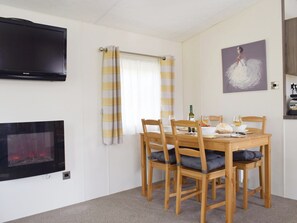 Dining - 2 bedroom accommodation in Dollar, near Stirling (Dollar, near Stirling)