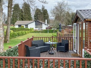Outdoor dining - 2 bedroom accommodation in Dollar, near Stirling (Dollar, near Stirling)